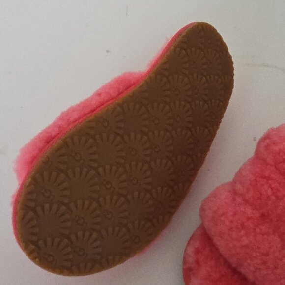 UGG | Fluff Yeah slides Slippers Pink Shearling Girls Sz 10 - Picture 3 of 4